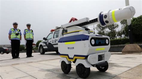 Heres Chinas First Traffic Robot Police And Its Now On Duty