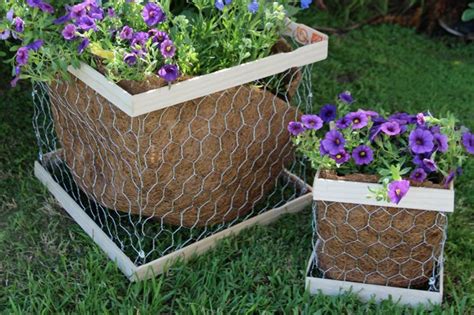 Diy Chicken Wire Planter Box With Pictures Ehow