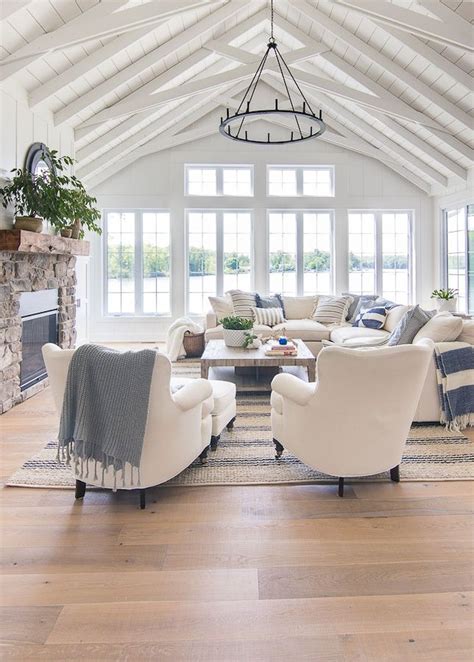 Stunning Coastal Living Room Decoration Ideas 37 Homyhomee