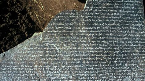 rosetta stone the race to decipher egypt s hieroglyphs dw 09 29 2022