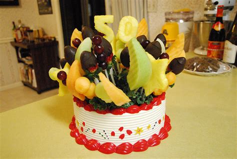 24 Reasons Why You Should Never Give Someone An Edible Arrangement