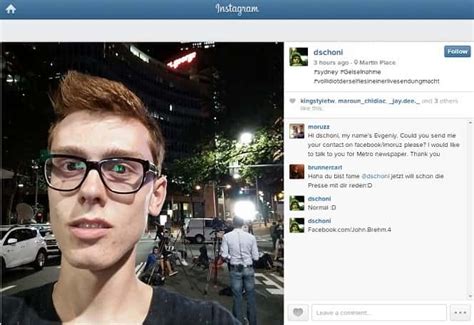 Shocking Picture At Sydney Cafe Siege Site People Take Selfies World News Hindustan Times