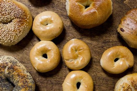 Транскрипция и произношение слова bagel в британском и американском вариантах. New York Mayor Scorned Over His Favorite Bagel Order - The ...