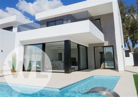 Huis te koop in Spanje met zwembad tuin privé aan Mar Menor lagune