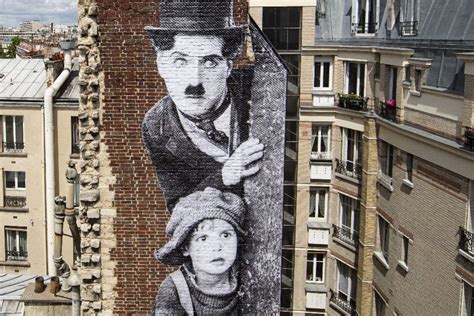 Street Art à Paris Jr Révèle Deux œuvres Monumentales En Hommage Au