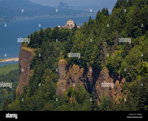Columbia River Gorge Oregon Usa Vista House At Crown Point And