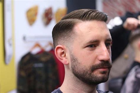 Asymmetric haircuts for grabbing everyone's attention. 60 Awesome Asymmetrical Haircuts for Men - 2018 Vibe