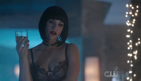 Lili Reinhart Nue Dans Riverdale Ii