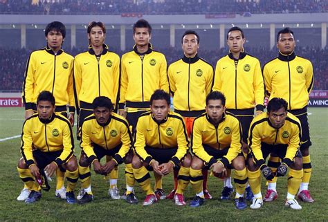 Pasukan bola sepak malaysia berjaya mencipta sejarah apabila menjadi juara piala aff suzuki 2010 buat pertama kalinya. Dunia Bola Ruy Zal: Pasukan bola sepak kebangsaan Malaysia