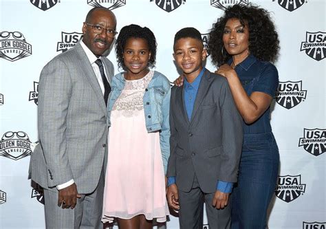 Angela Bassett And Courtney B Vance Took Their Twins On College Tours They Re Ready