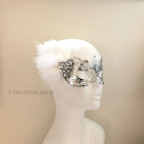 White Feathers Silver Masquerade Mask Woman Diner En Blanc Etsy
