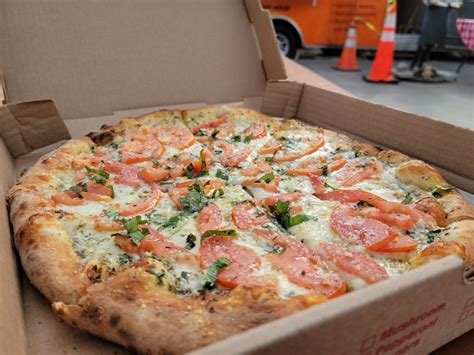 Brick And Basil In Norwich Ct Makes Pizza For Catering Mobile Oven