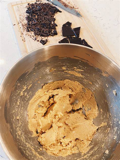 Alison Roman S Salted Chocolate Chunk Shortbread So Cosmopoliteen