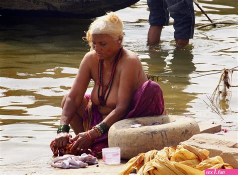 Desi Boyosko Aunty Ganga River Hot Snan Porn Free Sex Photos And Porn
