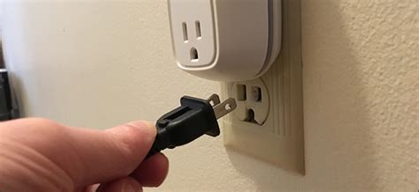 How To Use Both Outlet Receptacles With A Bulky Smart Plug