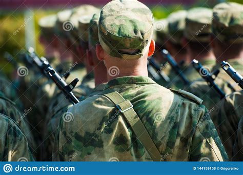 El Desfile De Soldados Foto De Archivo Editorial Imagen De Marines