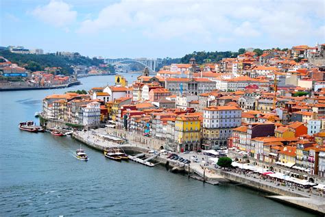 Official facebook page of fc porto. Quartier Ribeira à Porto : Ville basse le long du Douro ...