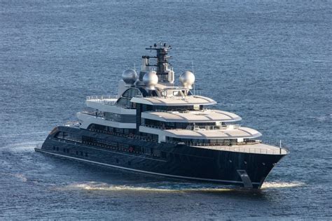 Lurssen Crescent Italy In November Lurssen Yachts Expensive Yachts