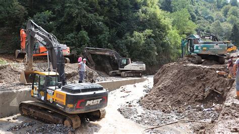 O bakımdan ilginç geliyor her yerde; AFAD: Giresun'da kapanan 113 köy yolu ulaşıma açıldı