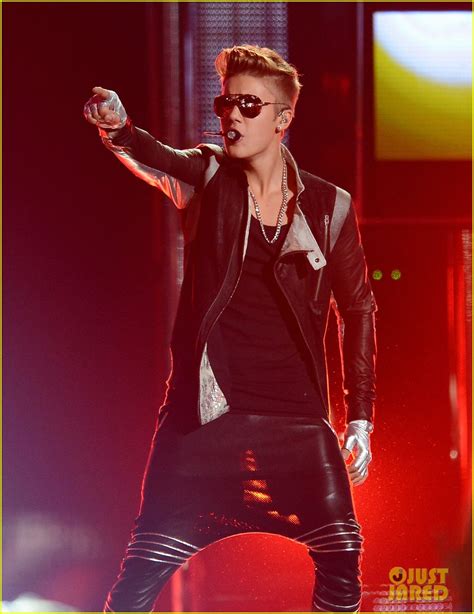 Justin Bieber And Will I Am Billboard Music Awards 2013 Performance Video Photo 2874277