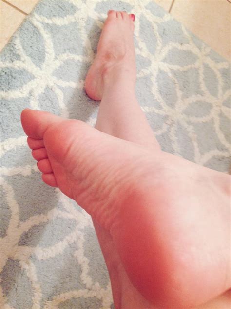 Foot Spoilers On Twitter Worship Goddessvaloras Feet With Ts