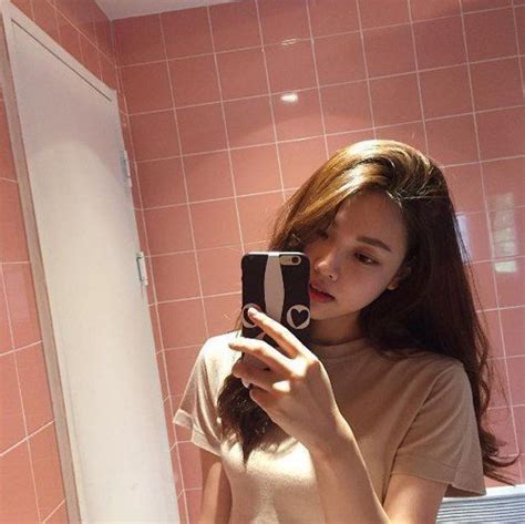 pin oleh bella di mirror selfie from pinterest ulzzang gadis cantik asia gaya rambut korea