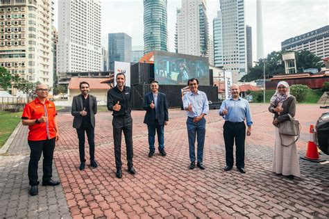 Bangunan di kompleks ini bercirikan bandar di australia dengan konsep alam semula jadi yang dilengkapi art street, botanic. PANGGUNG WAYANG PANDU MASUK NESCAFÉ ® M-JUNCTION KINI DI ...