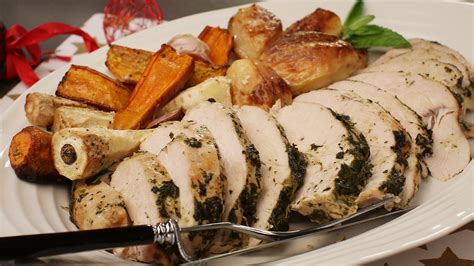 Use half of a recipe for a chicken, or the full recipe for a turkey of up to 25 pounds. Turkey breast marinated with herbs and wine - Multix