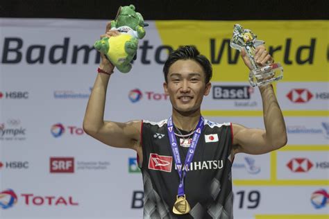 Yonex astrox 99 badminton racket is a head heavy racket with an extra stiff shaft and is racket of choice for kento momota, the reigning world champion. Momota pertahan gelaran dunia | Raket | Berita Harian