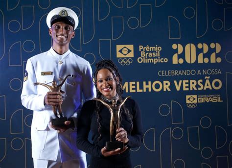 ginasta do fla rebeca andrade é eleita a melhor atleta do ano no prêmio brasil olímpico 2022