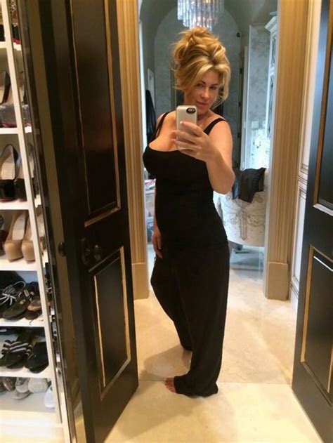 Kim Zolciak Shows Off Post Baby Body Just Nine Days After Giving Birth