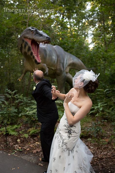 Wedding Photos With The Dinosaurs Dinosaur Wedding Photos Dinosaur