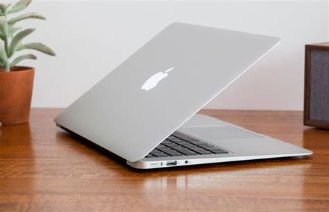 Apple Macbook Air 13 Inch 2017 Review Its Still Good Laptop Mag