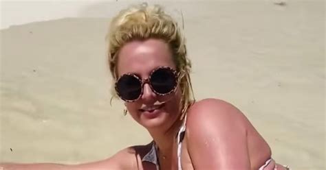 Britney Spears Puts On Eye Popping Display In Tiny Bikini Daily Star