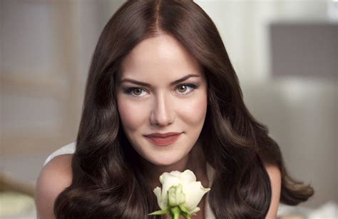 beautiful fahriye evcen is one of the most popular actresses in turkey popular actresses model