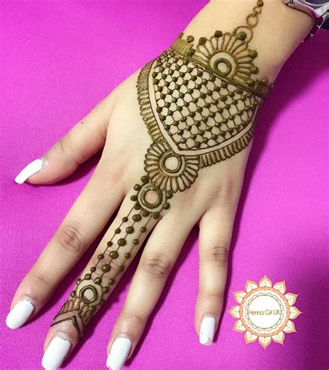 If you are looking for the latest and new eid mehndi design of 2021 then you need to download this mehndi app. 125+ New Simple Mehndi/Henna Designs for Hands - Buzzpk