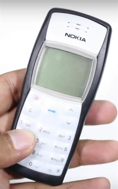 Nokia 3310 12 Fascinating Facts About Nokias Original Brick Phones
