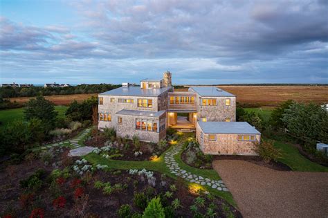 This Marthas Vineyard Summer Home Is As Cozy As It Gets