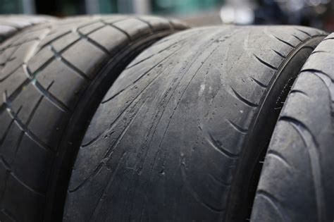 Pneu usé Comment vérifier l usure des pneus