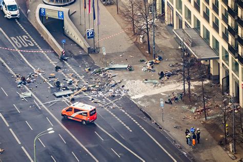 berlin aquadom am alexanderplatz explodiert mopo