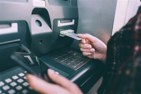 4 Steps To Follow When Forget Your Credit Card In Atm