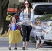 Megan Fox, de nuevo, le pone vestidos a su hijo