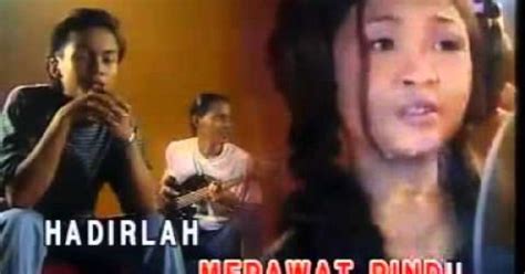 Download lagu mp3 & video: Lirik Lagu Memori Berkasih Achik Dan Nana - Apa Bagaimana