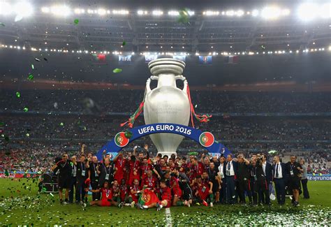 Viimeisimmät twiitit käyttäjältä euro 2016 (@uefaeuro2016). In Pictures: Portugal and Cristiano Ronaldo celebrate Euro ...