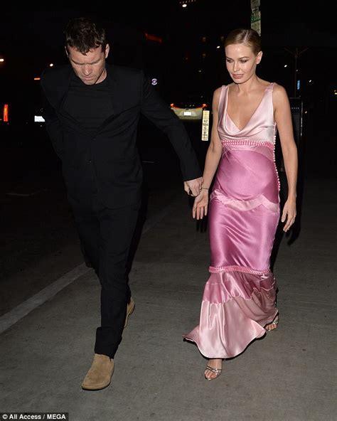 Sam Worthington And Lara Bingle Share A Cute Moment In La Daily Mail