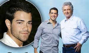 Jesse Metcalfe Says Tv Dallas Dad Patrick Duffy Became Surrogate Father