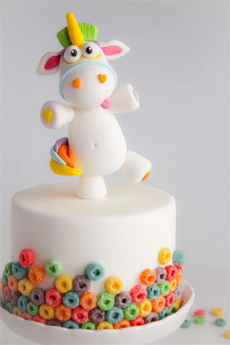 Deliciosa tarta para celebración de cumpleaños infantil. Fácil de hacer