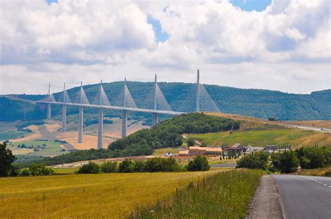 Aire Du Viaduc De Millau Millau Patrimoine Tourisme Aveyron