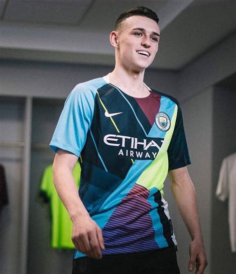 Supporters across the world can shop the man city store today. Ман Сити показал форму, в которой будет доигрывать сезон ...