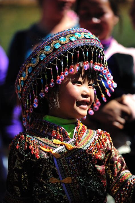 75 Fascinating Photos Of Yi Ethnic Minority Group In China Boomsbeat